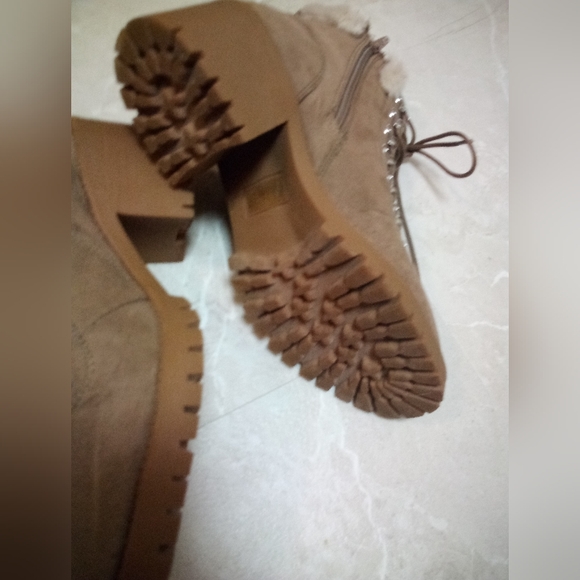 Boots - Picture 3 of 3